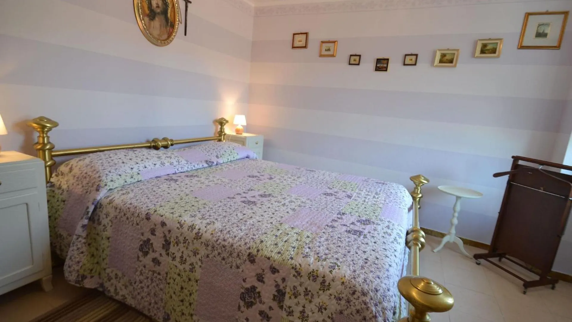 Cosy Holiday Home In Testico With Terrace And Barbecue