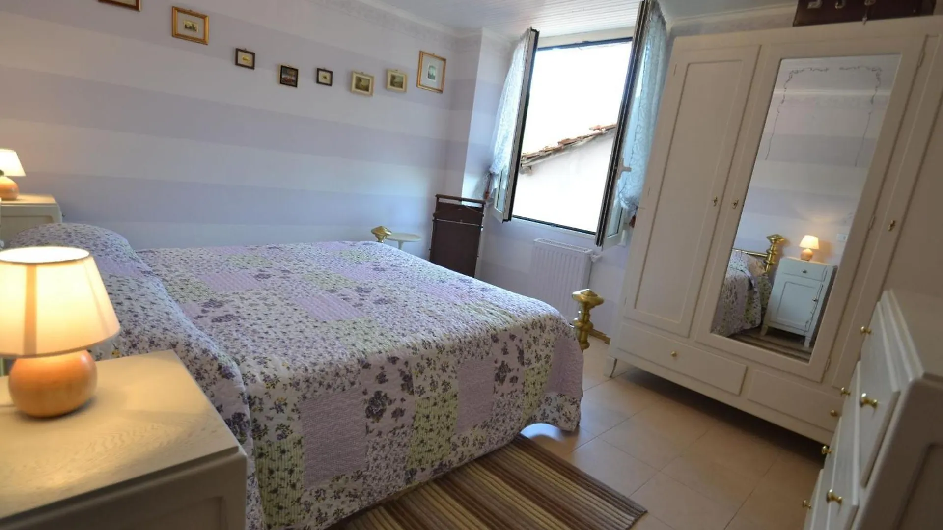 Cosy Holiday Home In Testico With Terrace And Barbecue