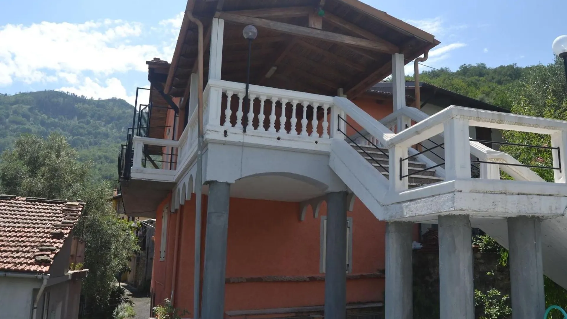 Cosy Holiday Home In Testico With Terrace And Barbecue 0*,  Italy